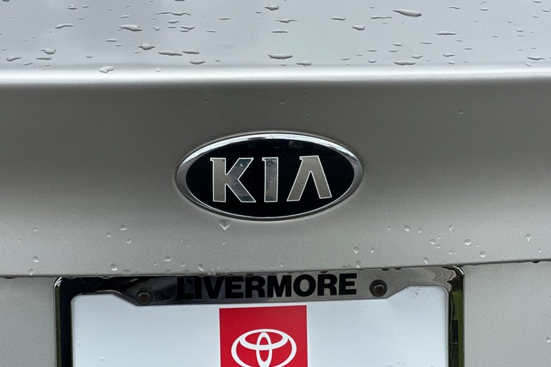 Kia Optima Vehicle Full-screen Gallery Image 44