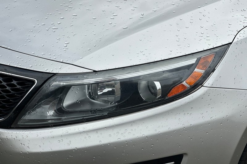Kia Optima Vehicle Full-screen Gallery Image 47