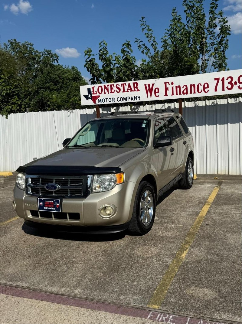 Ford Escape Vehicle Full-screen Gallery Image 02