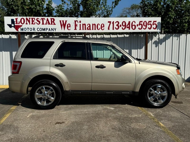 Ford Escape Vehicle Full-screen Gallery Image 07