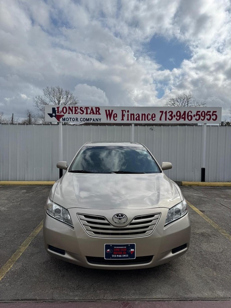 Toyota Camry Vehicle Full-screen Gallery Image 03