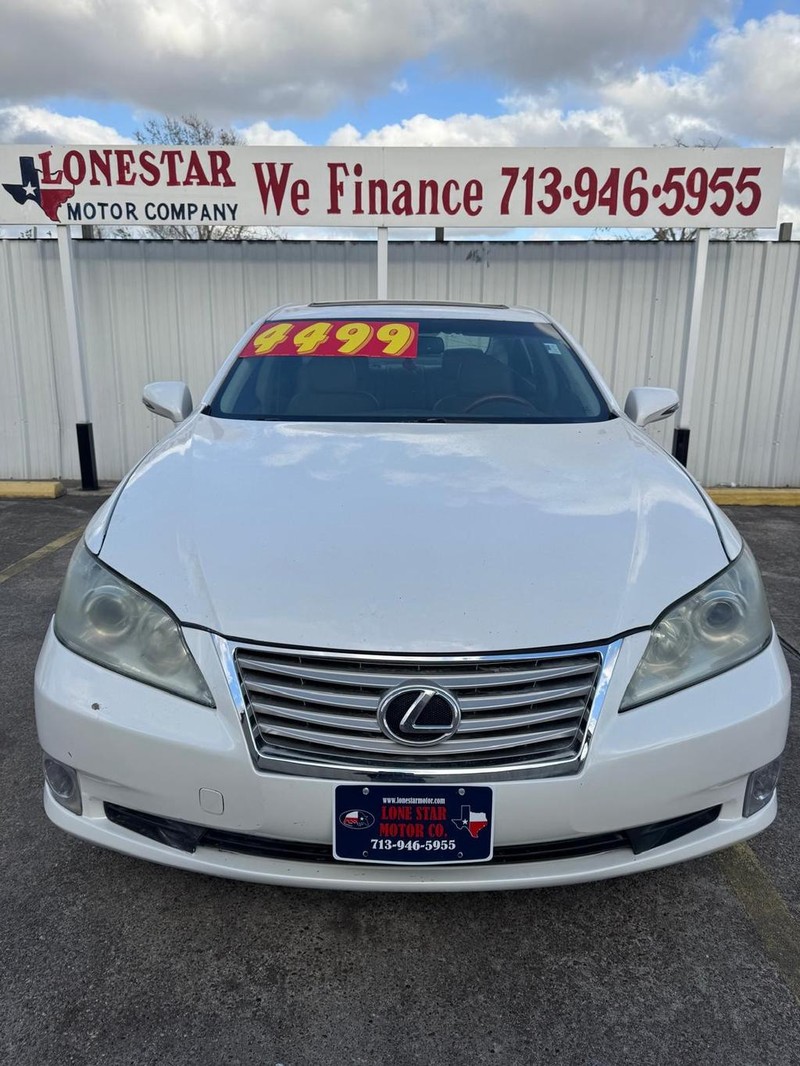 Lexus ES 350 Vehicle Full-screen Gallery Image 03