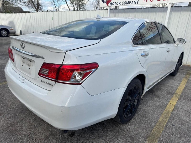 Lexus ES 350 Vehicle Full-screen Gallery Image 05