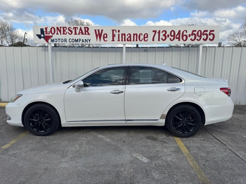 Lexus ES 350 Vehicle Full-screen Gallery Image 07