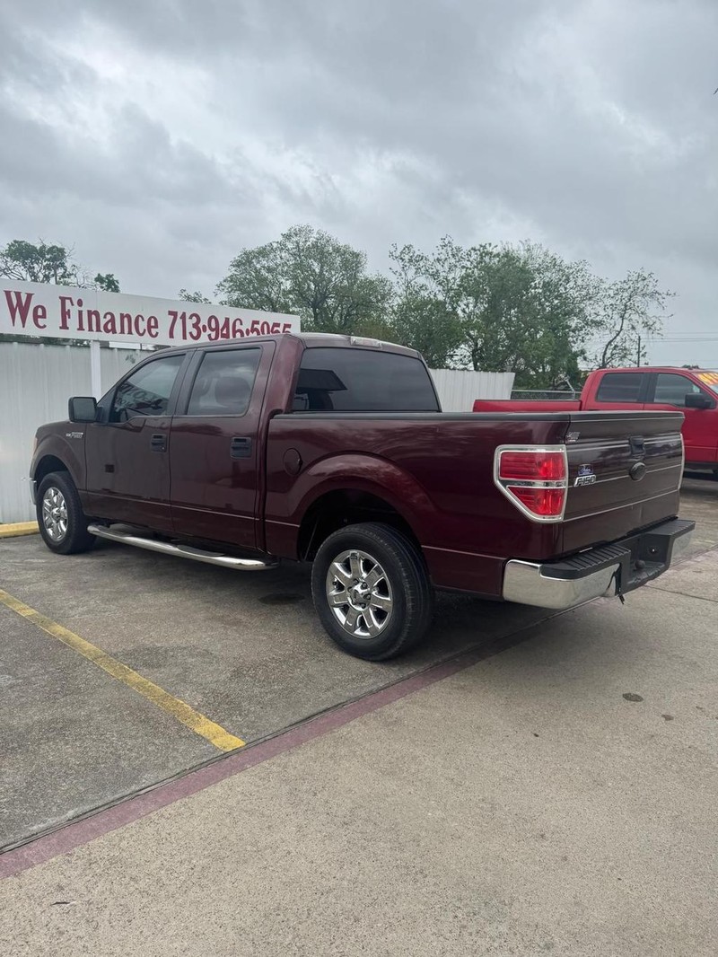 Ford F-150 Vehicle Full-screen Gallery Image 05