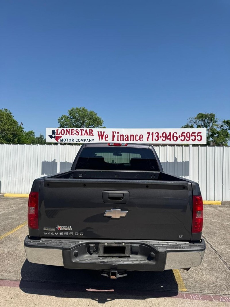 Chevrolet Silverado 1500 Vehicle Full-screen Gallery Image 04