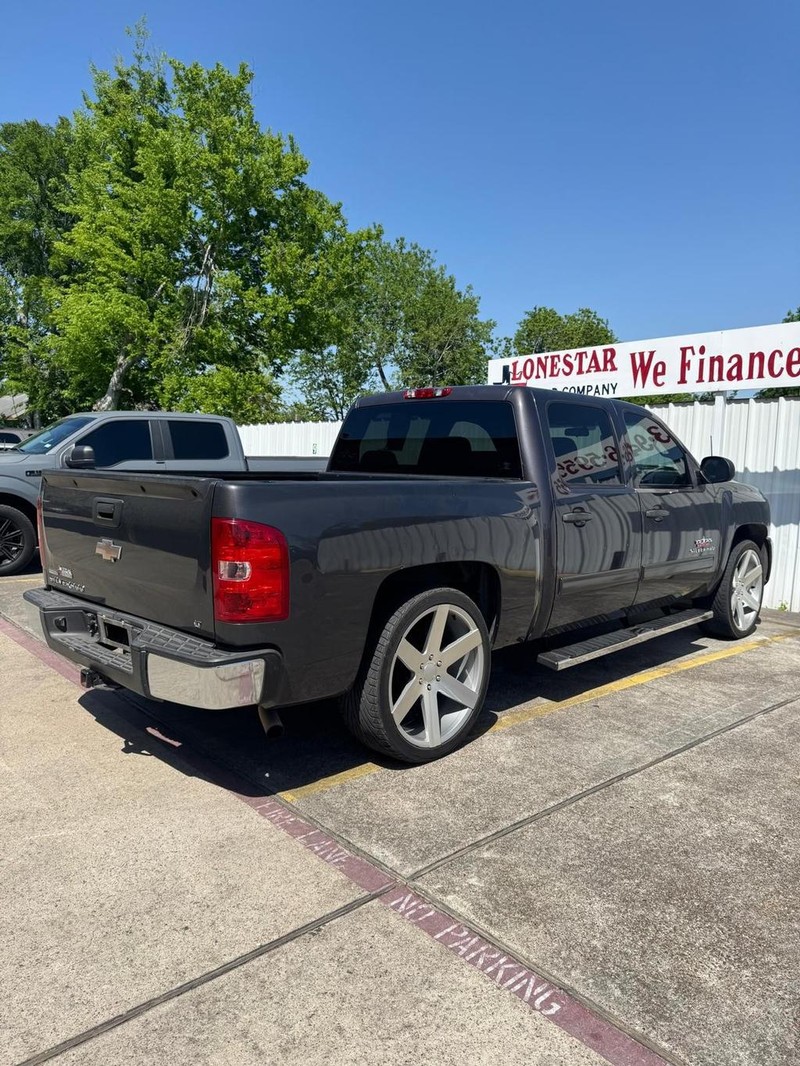Chevrolet Silverado 1500 Vehicle Full-screen Gallery Image 06