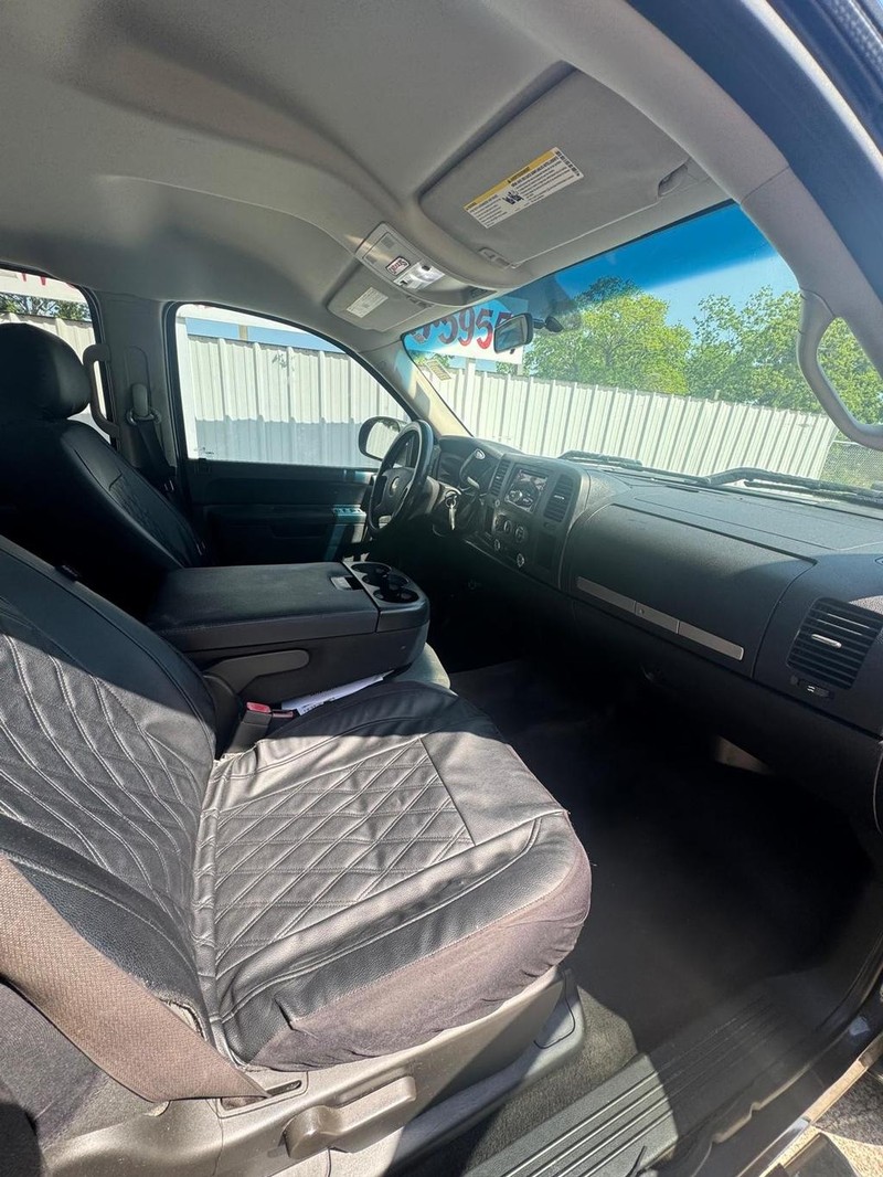 Chevrolet Silverado 1500 Vehicle Full-screen Gallery Image 08