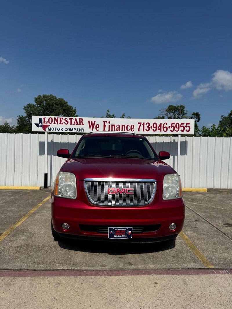 GMC Yukon Vehicle Full-screen Gallery Image 03