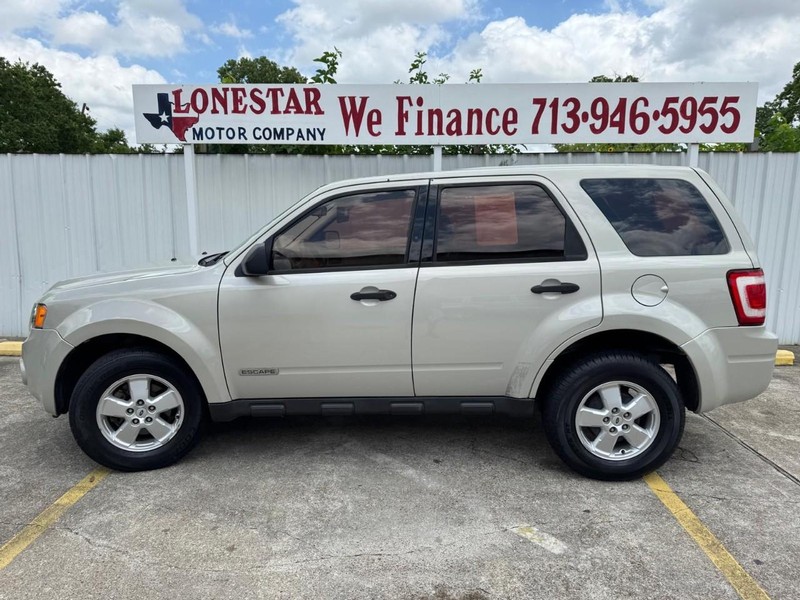 Ford Escape Vehicle Full-screen Gallery Image 07
