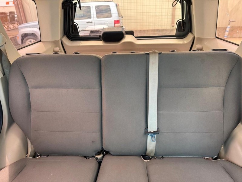 Ford Escape Vehicle Full-screen Gallery Image 10