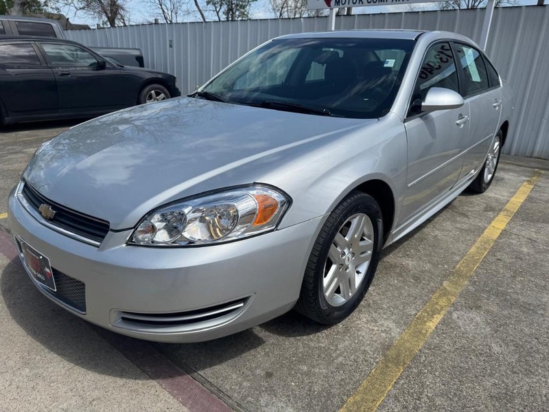 Chevrolet Impala Limited Vehicle Full-screen Gallery Image 02