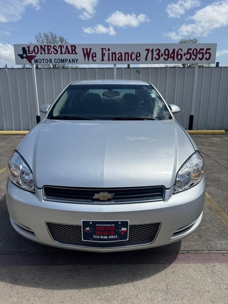 Chevrolet Impala Limited Vehicle Full-screen Gallery Image 03