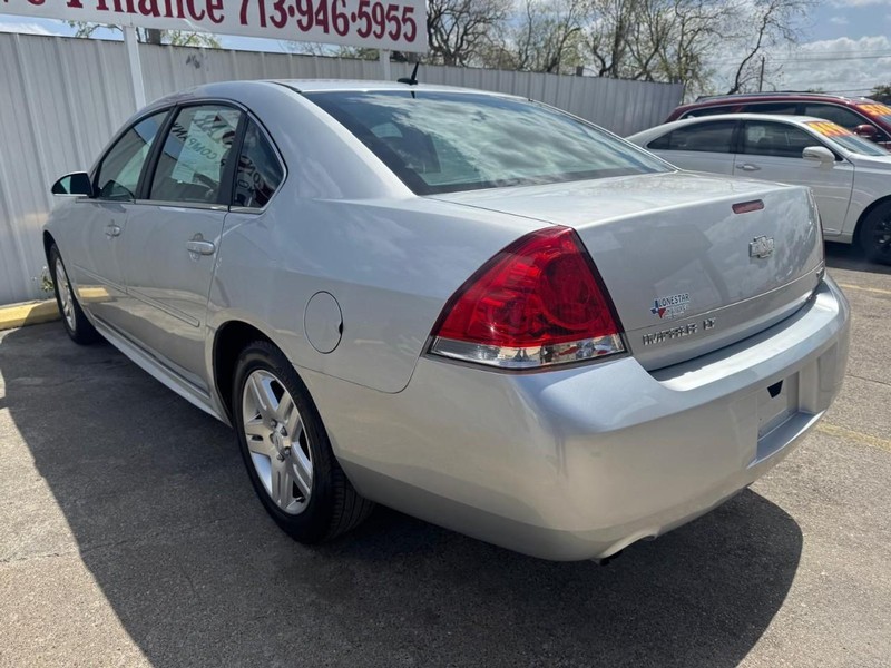 Chevrolet Impala Limited Vehicle Full-screen Gallery Image 06