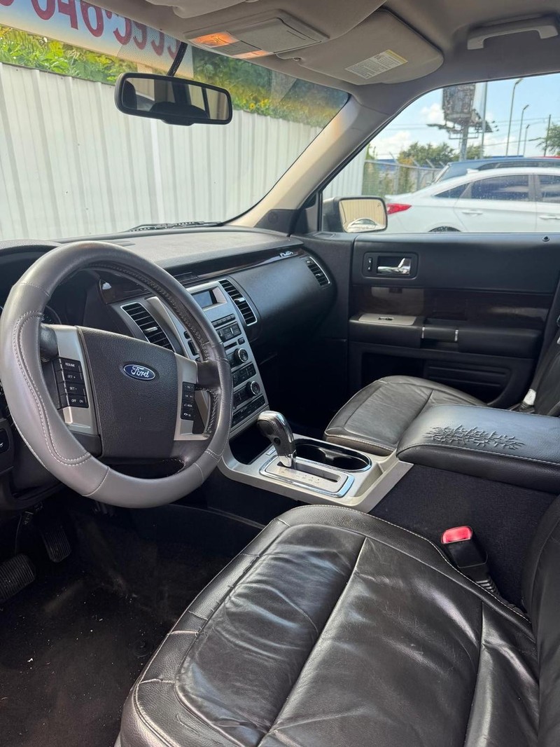 Ford Flex Vehicle Full-screen Gallery Image 08