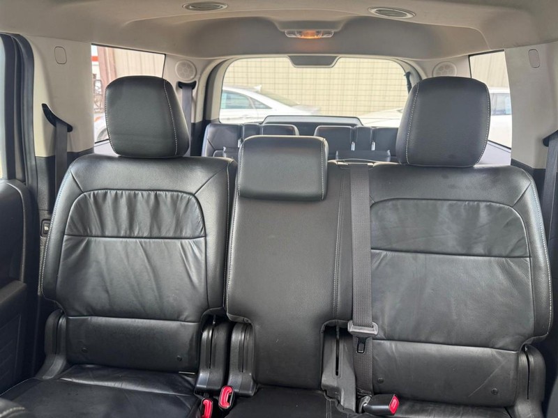 Ford Flex Vehicle Full-screen Gallery Image 10