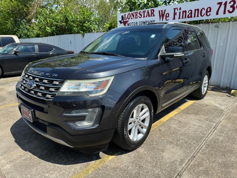 Ford Explorer Vehicle Full-screen Gallery Image 02