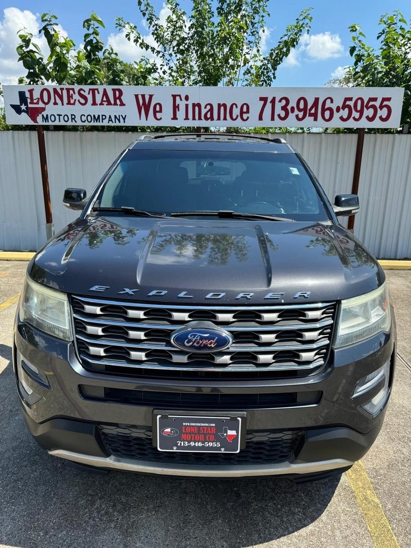 Ford Explorer Vehicle Full-screen Gallery Image 03