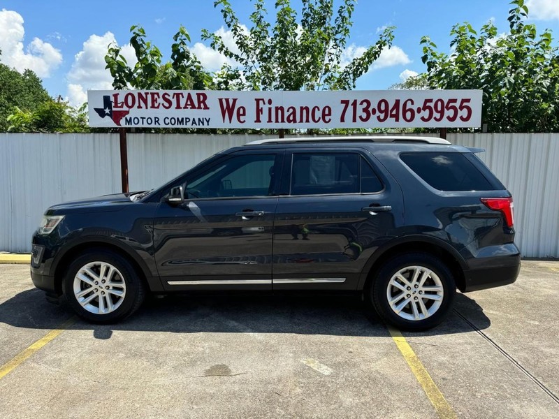 Ford Explorer Vehicle Full-screen Gallery Image 07