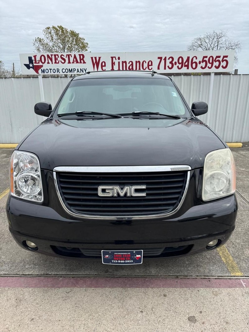 GMC Yukon XL Vehicle Full-screen Gallery Image 03