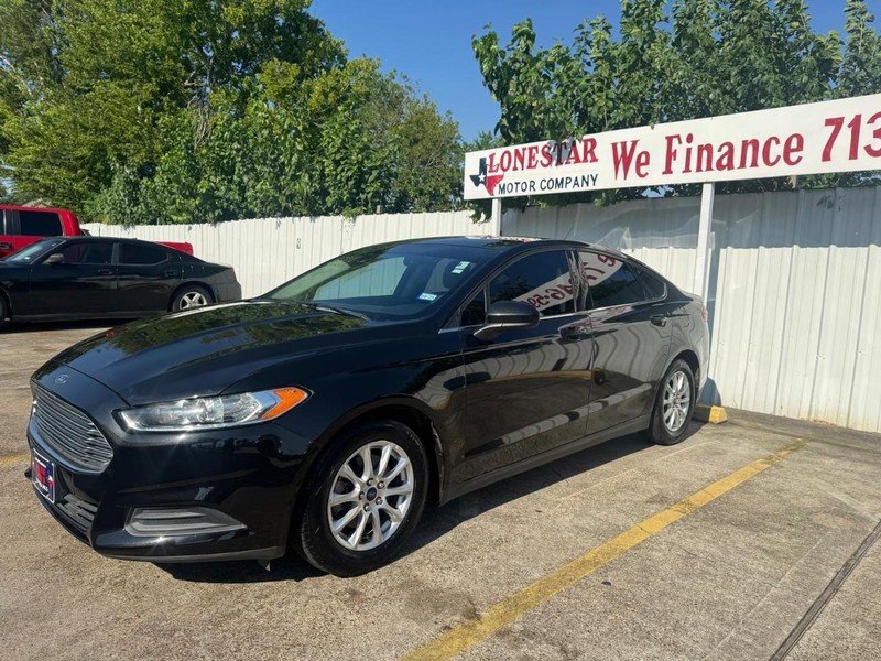 Ford Fusion Vehicle Full-screen Gallery Image 02