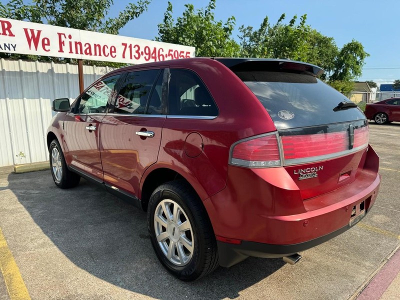 Lincoln MKX Vehicle Full-screen Gallery Image 05