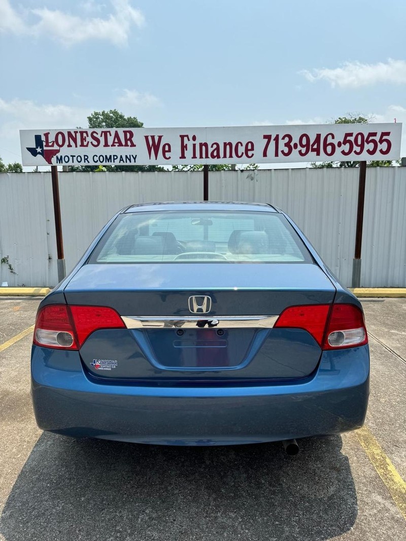 Honda Civic Sedan Vehicle Full-screen Gallery Image 04