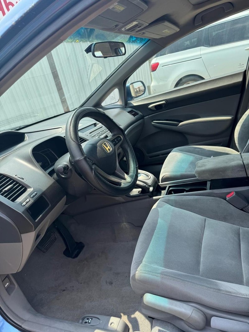 Honda Civic Sedan Vehicle Full-screen Gallery Image 09