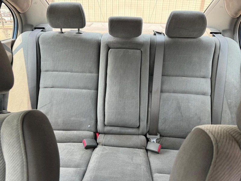 Honda Civic Sedan Vehicle Full-screen Gallery Image 11