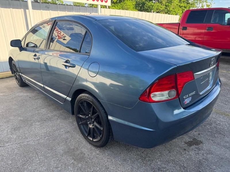 Honda Civic Sedan Vehicle Full-screen Gallery Image 06