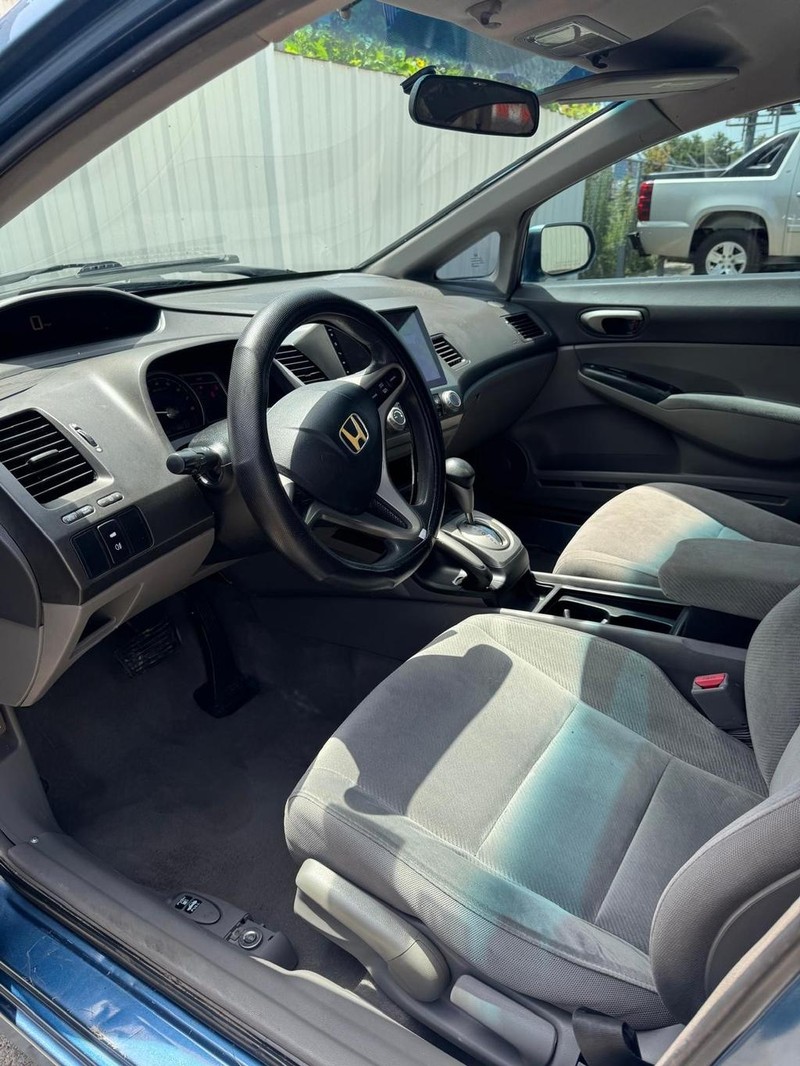 Honda Civic Sedan Vehicle Full-screen Gallery Image 08