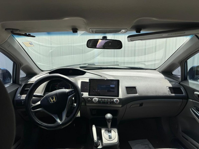 Honda Civic Sedan Vehicle Full-screen Gallery Image 09