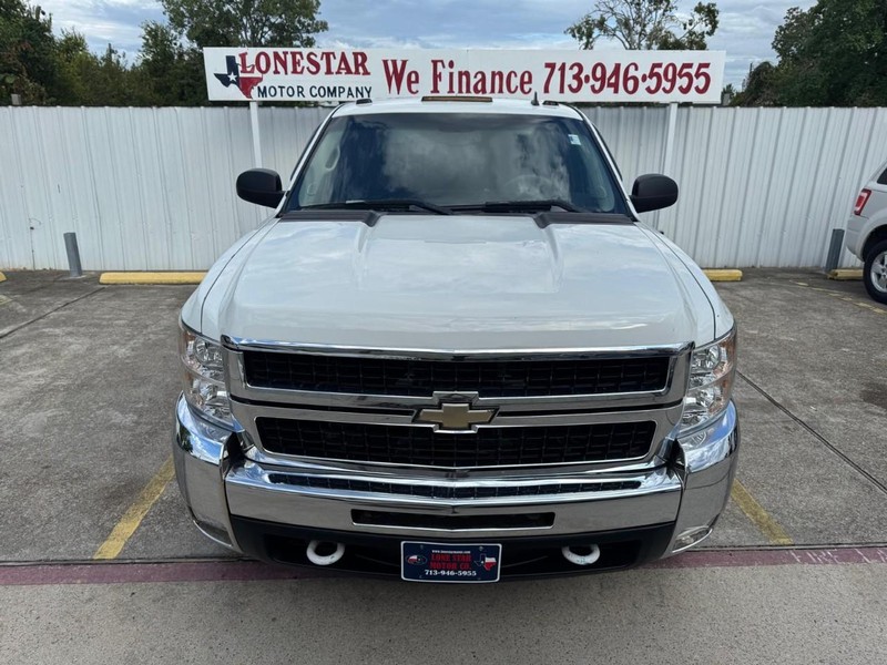 Chevrolet Silverado 2500HD Vehicle Full-screen Gallery Image 03