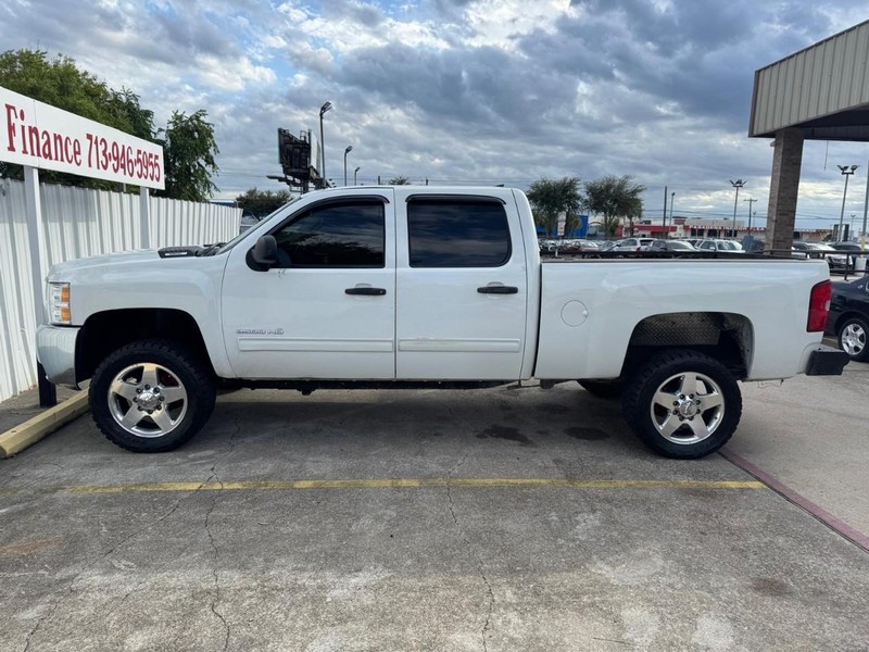 Chevrolet Silverado 2500HD Vehicle Full-screen Gallery Image 07