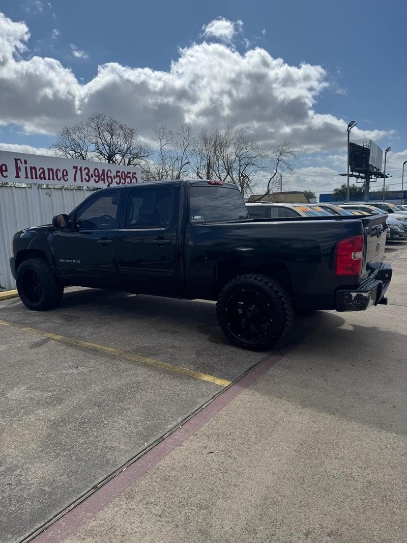 Chevrolet Silverado 1500 Vehicle Full-screen Gallery Image 05