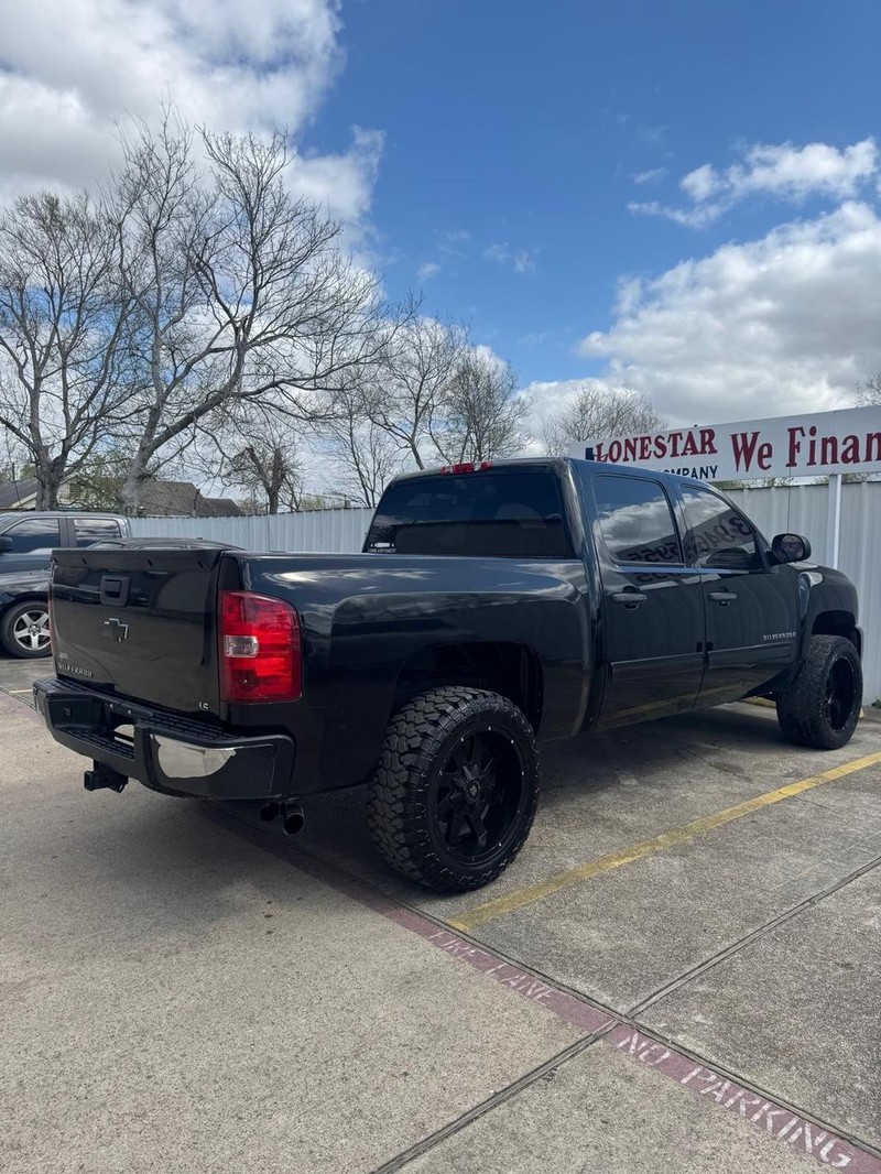 Chevrolet Silverado 1500 Vehicle Full-screen Gallery Image 06