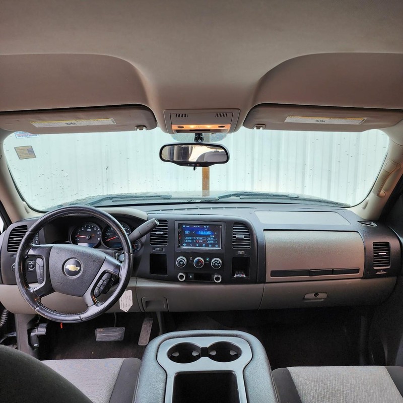 Chevrolet Silverado 1500 Vehicle Full-screen Gallery Image 10