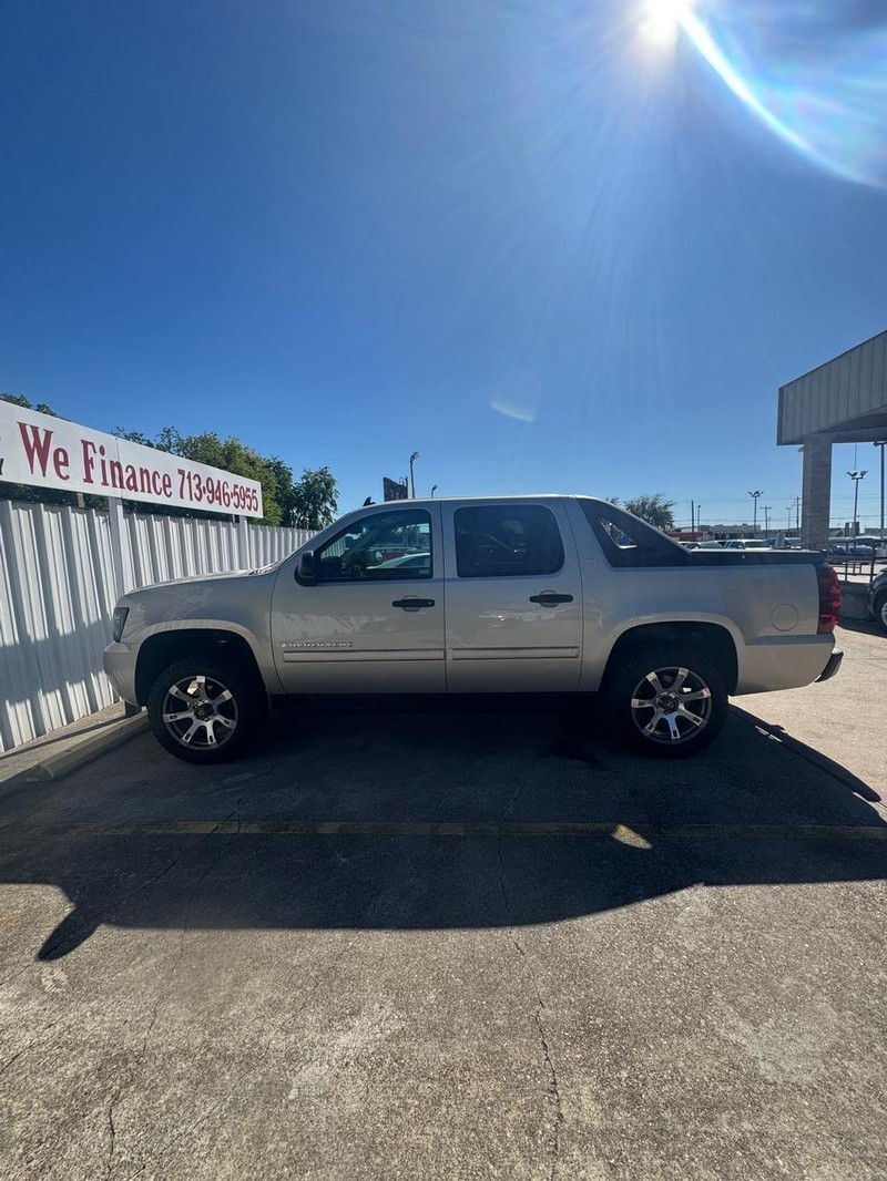 Chevrolet Avalanche Vehicle Full-screen Gallery Image 07