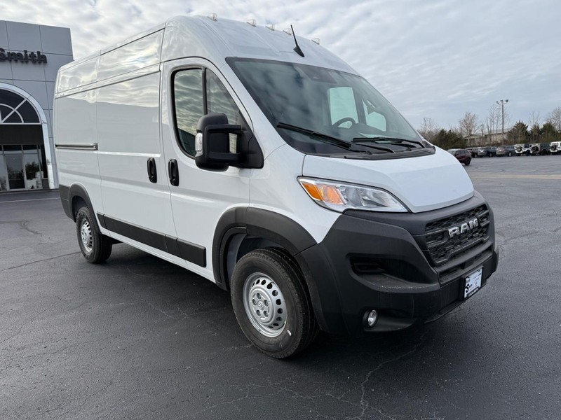 Ram ProMaster Cargo Van Vehicle Full-screen Gallery Image 2