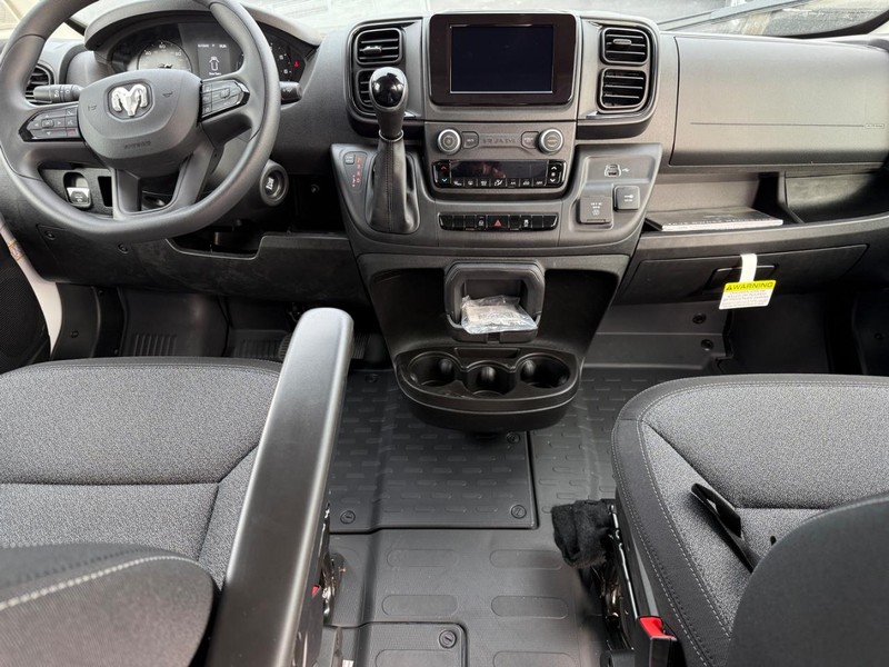 Ram ProMaster Cargo Van Vehicle Full-screen Gallery Image 8