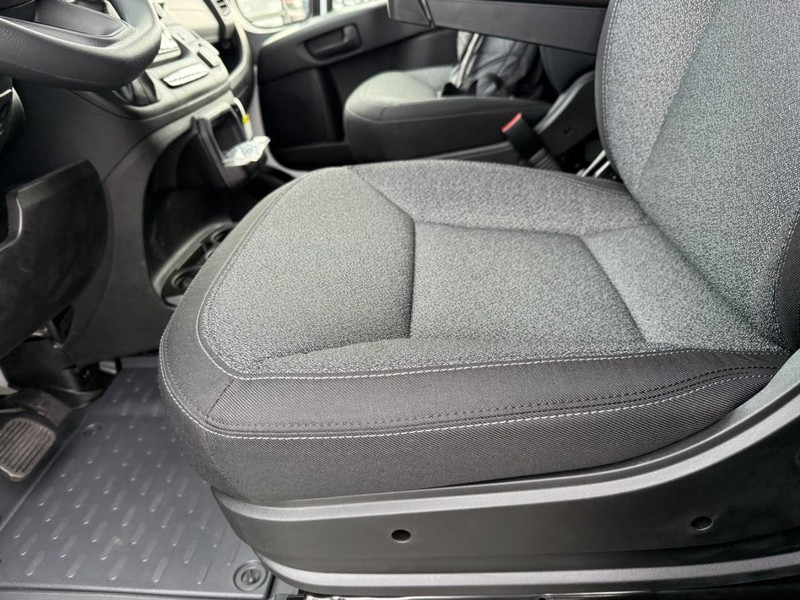 Ram ProMaster Cargo Van Vehicle Full-screen Gallery Image 13