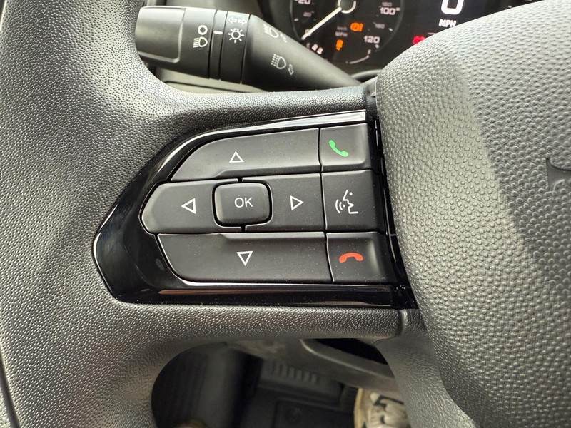 Ram ProMaster Cargo Van Vehicle Full-screen Gallery Image 14