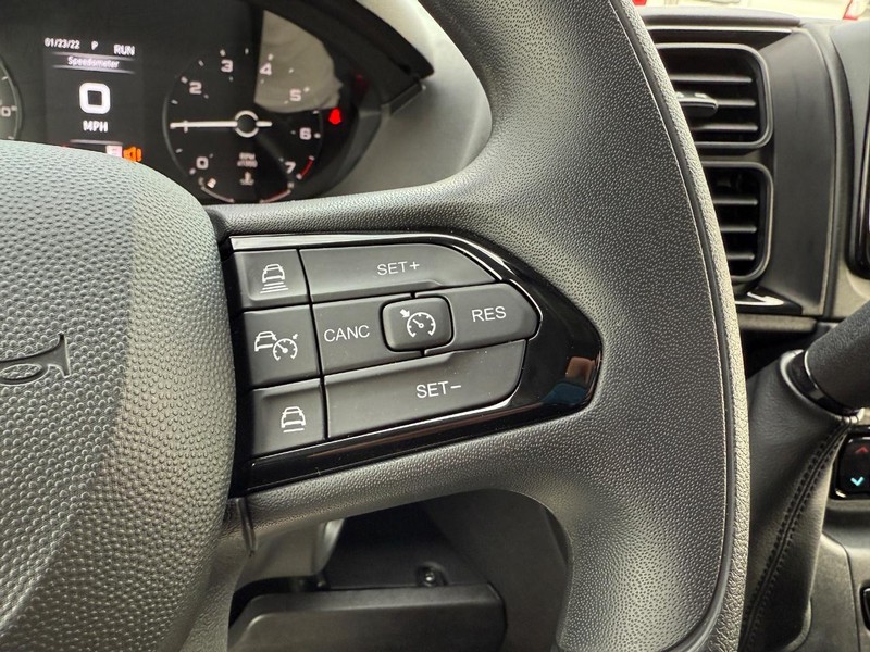 Ram ProMaster Cargo Van Vehicle Full-screen Gallery Image 15