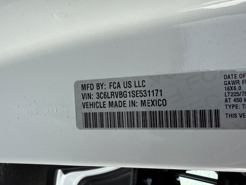 Ram ProMaster Cargo Van Vehicle Full-screen Gallery Image 17