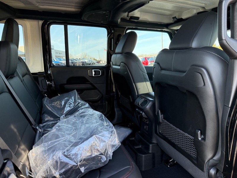 Jeep Wrangler Vehicle Full-screen Gallery Image 5