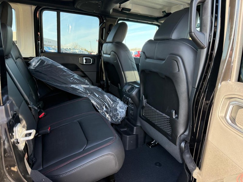 Jeep Wrangler Vehicle Full-screen Gallery Image 6