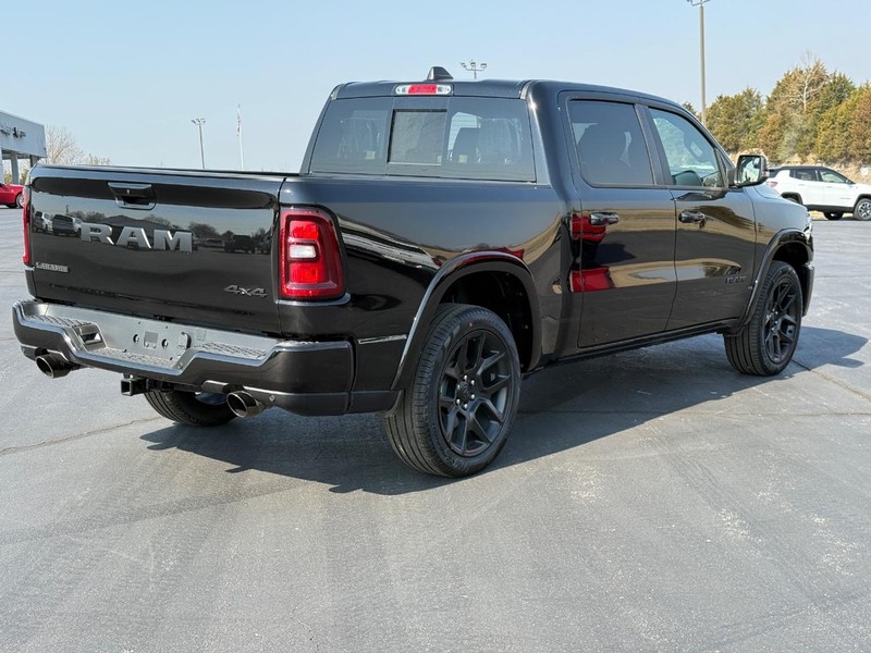 Ram 1500 Vehicle Full-screen Gallery Image 3