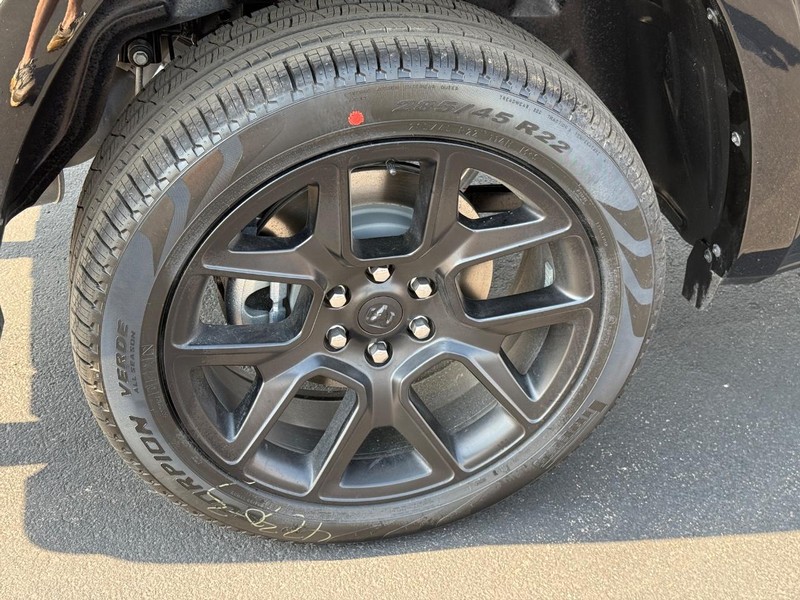 Ram 1500 Vehicle Full-screen Gallery Image 5