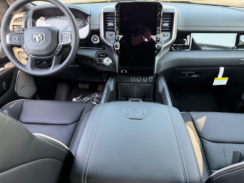 Ram 1500 Vehicle Full-screen Gallery Image 8