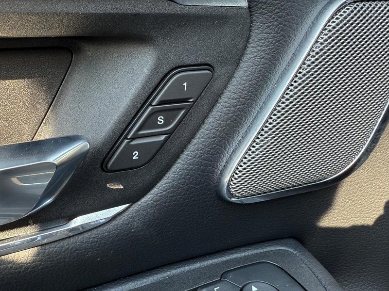 Ram 1500 Vehicle Full-screen Gallery Image 12